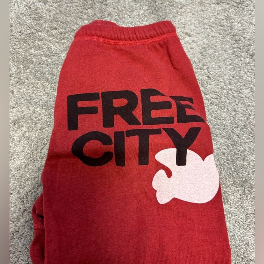 FREECITY 3/4 Cotton Sweatpants
Jogger SMALL
